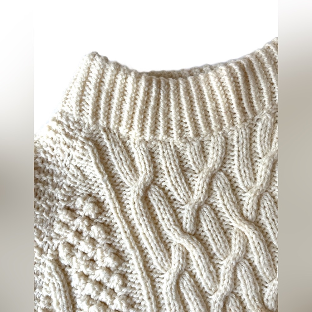 Gorgeous Handmade Classic Knit Cream Chunky Cable Knit Long Line Sweater - Picture 9 of 12